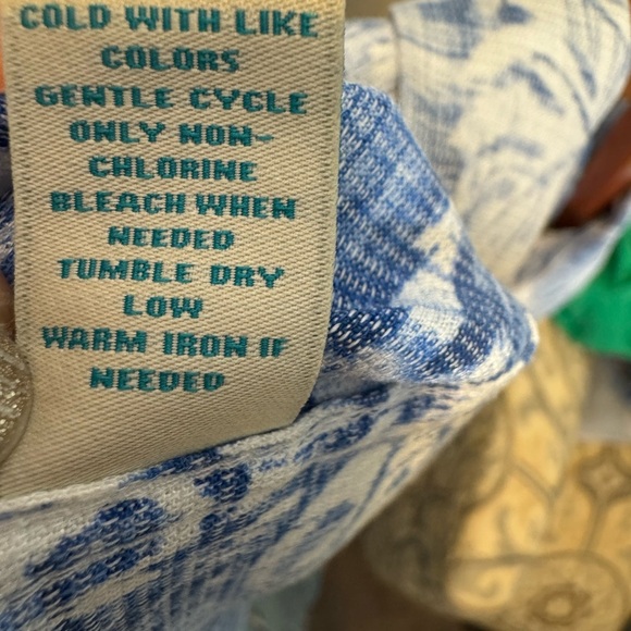 Caribbean Blue and White Casual Button Hawaiian Down Shirt size Large - Picture 4 of 4